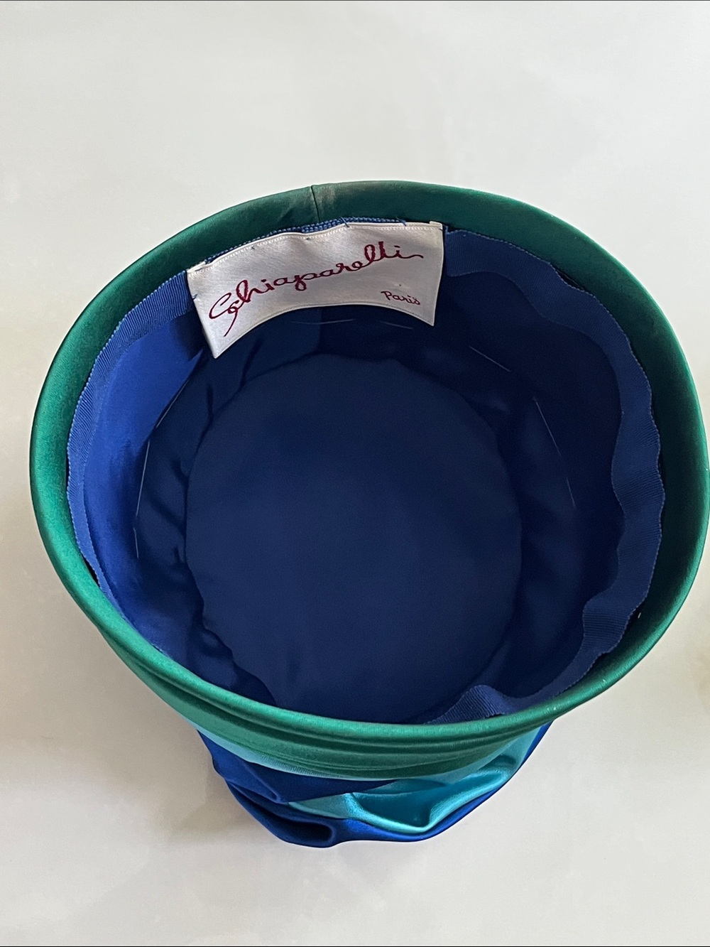 Elsa Schiaparelli 1950’s Hat. Ombré Silk Satin Toque + Original Hat Box. Paris. - Picture 6 of 13